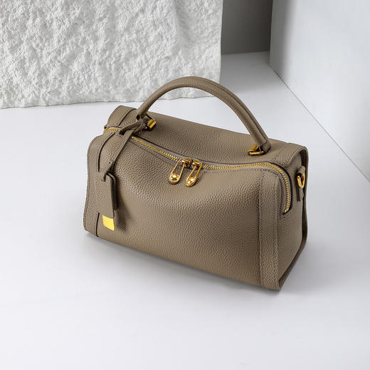 星期六包包女式2025新款枕头包斜挎包真皮手提包大容量通勤单肩包SS3121A111 商品图4