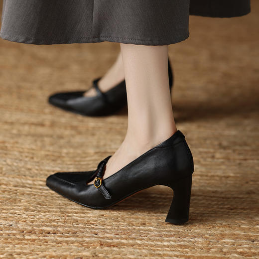 【预售5天】时尚百搭圆头丁字带高粗跟浅口单鞋女新款秋季小皮鞋黑棕色QQJFG&JZ-1922F 商品图4