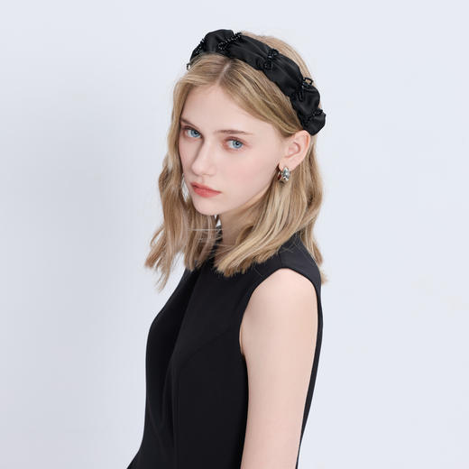 三彩2025新款优雅甜酷风发箍黑色缎面高颅顶串珠蝴蝶结气质发饰 商品图2
