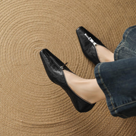 【预售5天】复古酒红色羊皮坡跟单鞋新款小众V口前拉链方头低跟女鞋LD&7432 商品图2