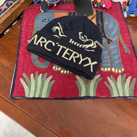 点此购买 始祖鸟男女情侣款针织毛线帽 yb 325753 商品图5