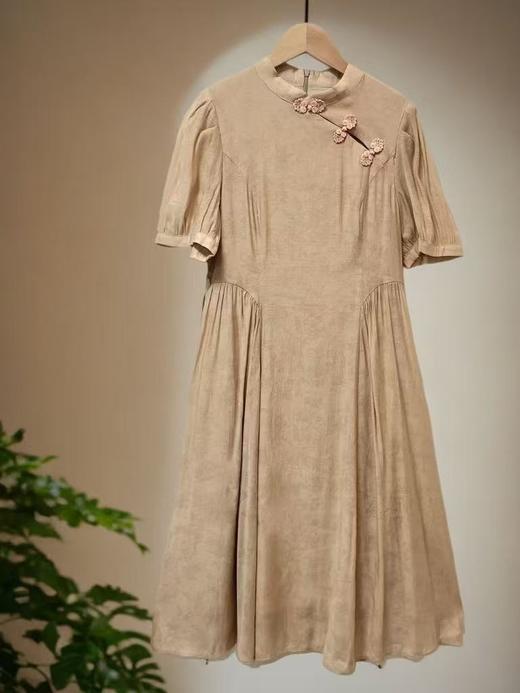 中秋大力度清仓~（不支持退）【MYBL】8880新中式国风修身后系带暗纹连衣裙-喜出 商品图3