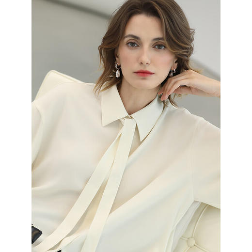 COCOBELLA高智重磅哑光醋酸衬衫女秋冬设计感垂坠衬衣SR3221 商品图2