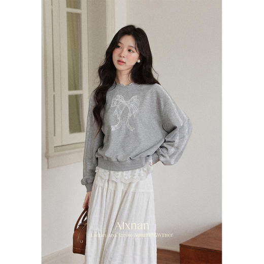 【6折秒杀】鹿向南「芭蕾手账」慵懒风蕾丝拼接灰色圆领卫衣女秋显瘦长袖上衣L56797 商品图1