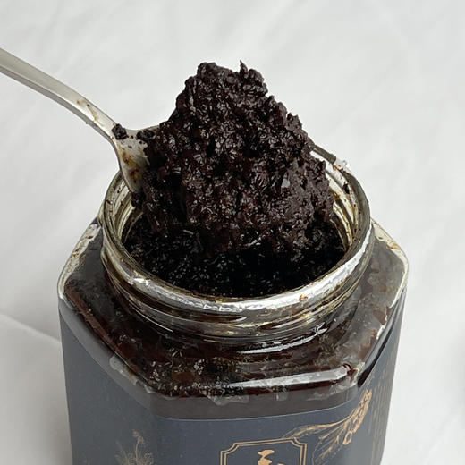 【玉灵膏】真柴火，木蒸屉，足足蒸够48小时蒸，呈黑亮色，带点焦香味，微酸，微苦，好食材在于精和慢。 商品图6