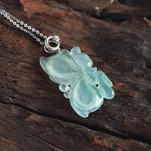 【天然正品】A货翡翠AU750白金镶钻镶天然细腻冰种蝴蝶造型翡翠吊坠项链32.0*15.6*4.0MM（皆取最大值）女士现售价：2180！310325AH89 商品图3