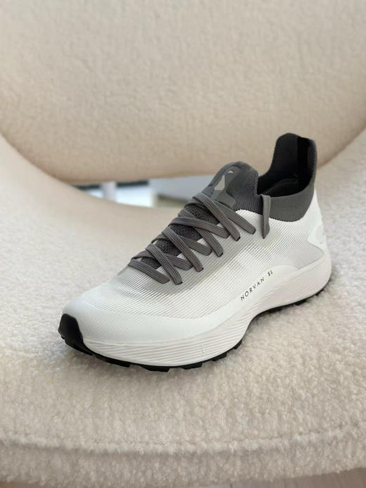 81-6 不是爱情不好找 是你没穿远古鸟 Norvan SL3 情侣款 户外鞋 徒步鞋 宽松准码选 商品图1