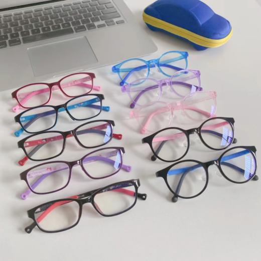 🌈【骊佳儿童防蓝光护目镜】🔺 可以有效抵抗蓝光辐射对宝宝眼睛的伤害，🍅保护好孩子们的眼睛 。 🔺 如果不能阻止宝宝看电子产品，那戴上护目镜总归是要安心一些️ 商品图0