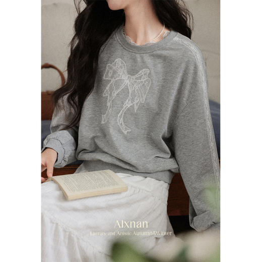 【6折秒杀】鹿向南「芭蕾手账」慵懒风蕾丝拼接灰色圆领卫衣女秋显瘦长袖上衣L56797 商品图4