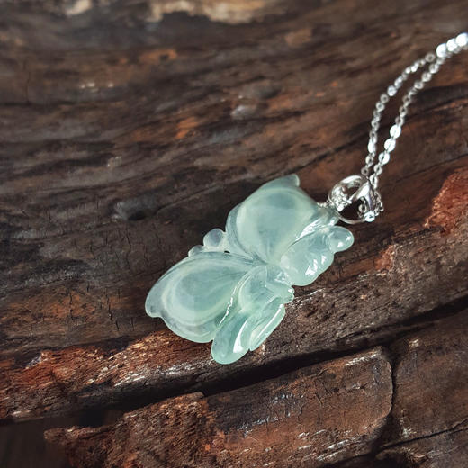 【天然正品】A货翡翠AU750白金镶钻镶天然细腻冰种蝴蝶造型翡翠吊坠项链32.0*15.6*4.0MM（皆取最大值）女士现售价：2180！310325AH89 商品图5