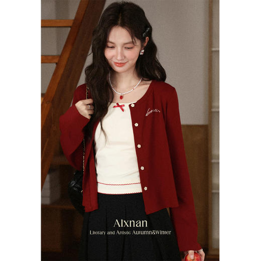 鹿向南「温柔简讯」复古红色针织开衫女秋季穿搭显瘦气质长袖上衣 商品图1