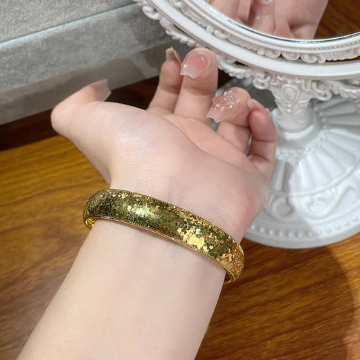 【限时克减150元】足金 无氰5D空心固口手镯碎碎冰手镯（面宽约11.3-11.7mm）(AR5DSZ00072)预售产品下单后不退款不退货不换货不补差价 商品图3