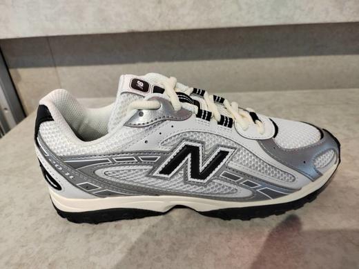 【新品】7楼 NewBalance休闲薄底男/女鞋吊牌价：899元 商品图1