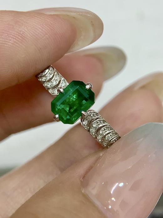 0.92ct刻面祖母绿戒指 商品图0