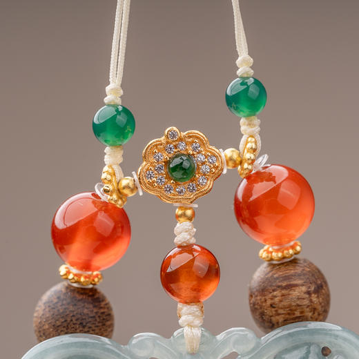 【宫里上新】翡翠福蝶十八子 莺歌绿棋楠白水晶红玛瑙压襟手持 商品图3