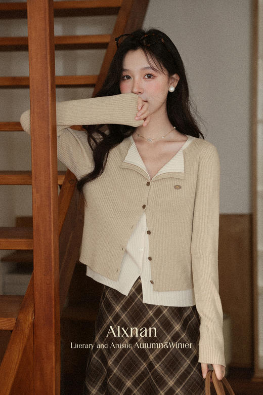 鹿向南「卡布奇诺」法式假两件燕麦色针织衫女秋开衫长袖显瘦上衣 商品图5