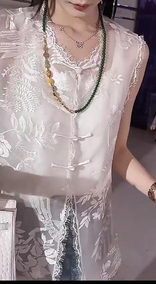 【MYBL】8899双层欧根纱超美新中式刺绣蕾丝边侧开叉马甲-喜出 商品图4