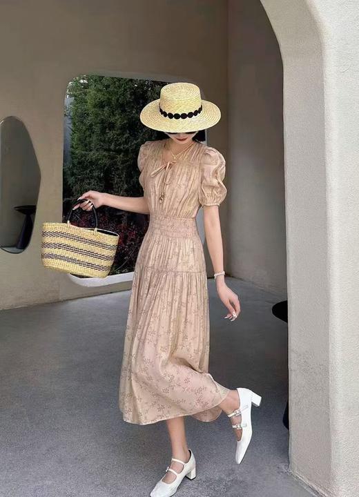 【MYBL】1619泡泡袖V领高腰修身显瘦暗纹连衣裙-喜出 商品图2