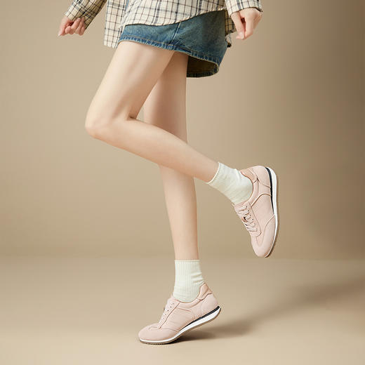 西遇平底德训鞋女新款秋季芭蕾风复古小白鞋轻便软底运动鞋V1656976 商品图2