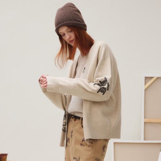 谜底针织开衫女2025秋季新品原创绣花慵懒百搭舒适毛衣253MZ1370 商品图1