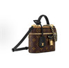 顶级免税版 VIP专柜体验 收到即官网同样 Louis Vuitton Vanity化妆包 老花和焦糖色的配色 皮穿链的设计让整个包包颜值非常抗打 非常百搭，优雅又精致 手提单肩斜挎皆可 商品缩略图1