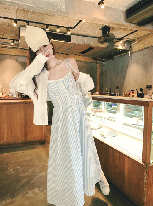 【折后再享2件88折】现货秒杀！微信打折价！韩系蕾丝蓝白条纹连衣裙 日常229.99 立减100 秒杀129.99！ 商品图5