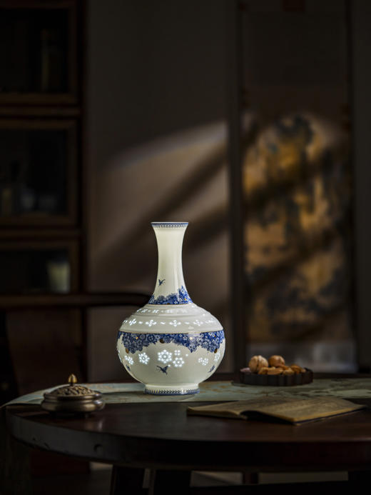 新品 |  富玉景德镇陶瓷花瓶中式青花玲珑客厅插花高档家居摆件花漫天球瓶 商品图0