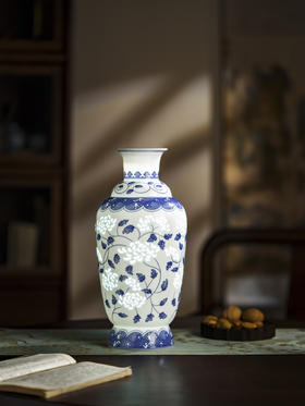 新品 |  富玉景德镇陶瓷花瓶中式青花玲珑客厅插花高档家居摆件秋韵玲珑瓶