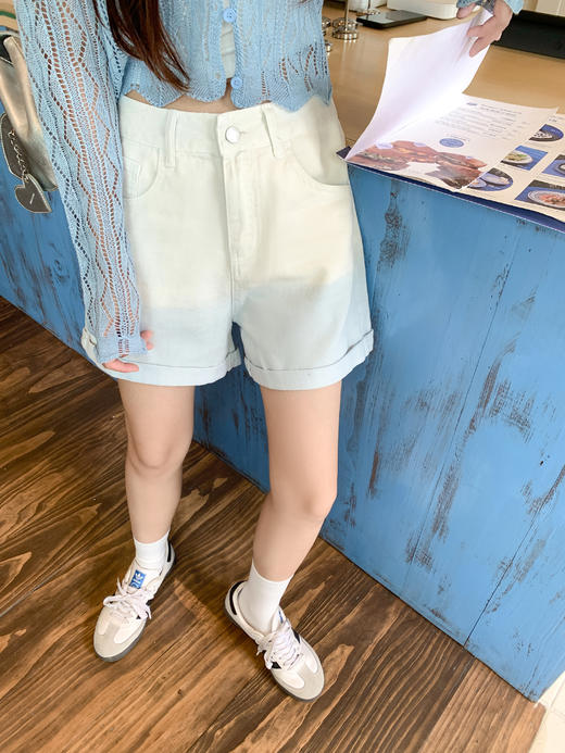 【149元任选2件】最后一波现货！韩版宽松渐变蓝高腰牛仔短裤 商品图5