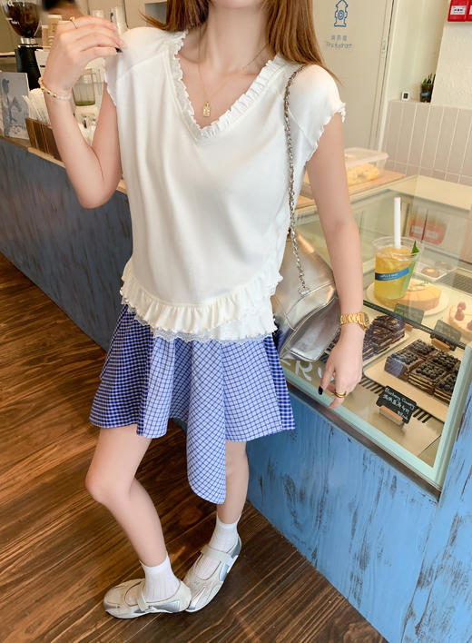 【110元任选2件】最后一波现货！韩系木耳边V领设计T恤 商品图9