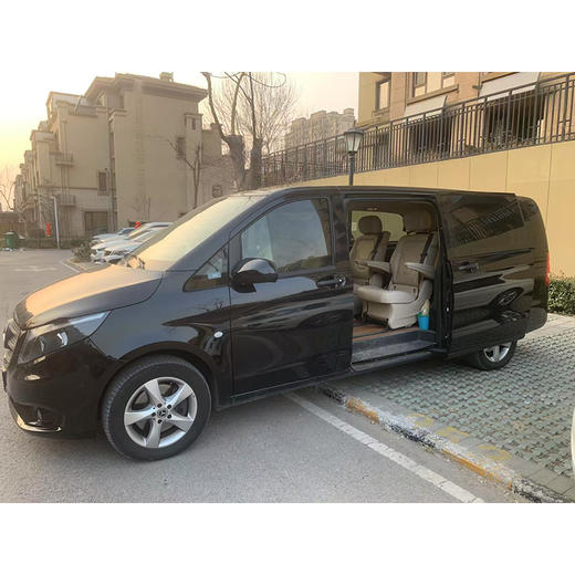 奔驰 V级 V260L尊贵加长版国VI【长租-北京】 商品图2