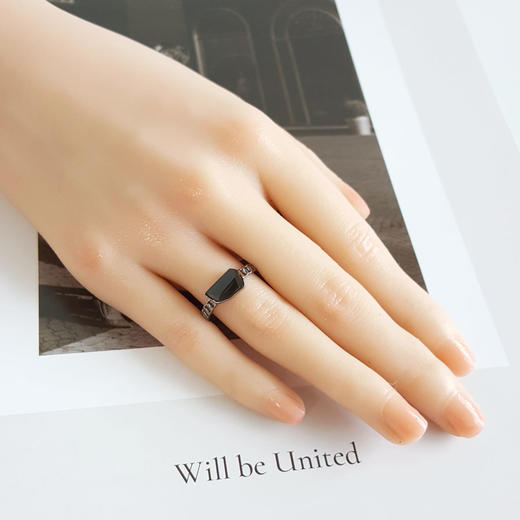 【天然正品】A货翡翠AU750白金镶天然细腻冰种随形墨翠戒指10.5*6.5MM（皆取最大值）戒圈：17.5号女士现售价：1480特价！310325AH84 商品图5