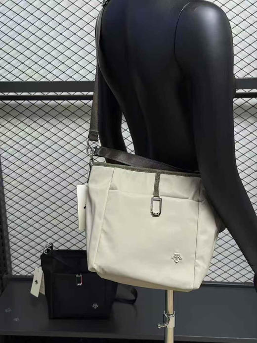 韩单正品迪桑特25新款多功能女包出口韩国订单，防泼水耐磨抗撕裂超轻女款包包。

颜色：黑色 浅褐色

原价99000韩元 商品图8