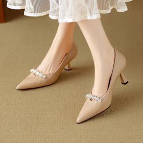 【预售5天】法式优雅秋季新款V口水钻尖头浅口单鞋女羊漆皮宴会高跟鞋DB&M6526