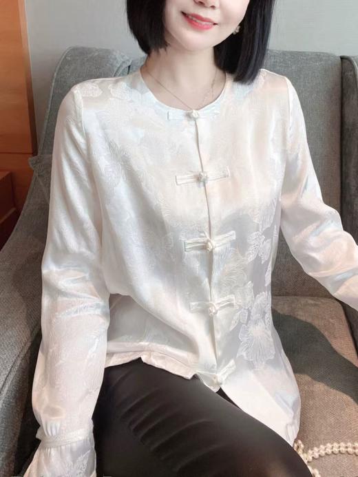 【MYBL】（超软料）8601提花新中式盘扣外套（微脏介意勿入）-喜出 商品图3