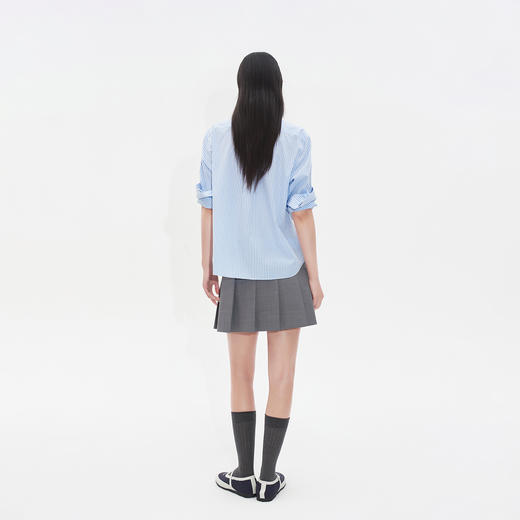 HERLIAN2025年秋季新品女士蓝白格纹衬衫包扣装饰上衣 商品图2