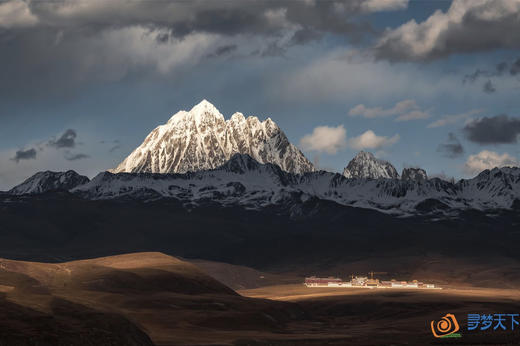 十月金秋，赴一场蜀山秘境的光影之约： 川西康定九龙、贡嘎山、党岭、四姑娘山 9 天行摄之旅 商品图2