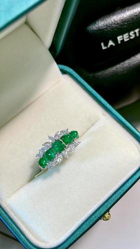 1.9ct糖塔祖母绿戒指