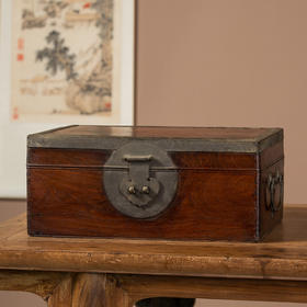 清早期	黄花梨铜包边文房箱