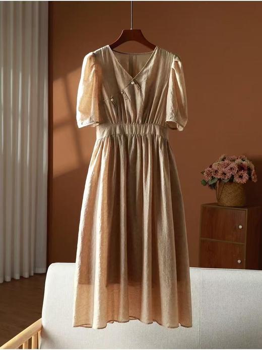 【必入推荐】 80%天丝【MYBL】8630天丝提花新中式束腰V领盘扣长款连衣裙-喜出 商品图11