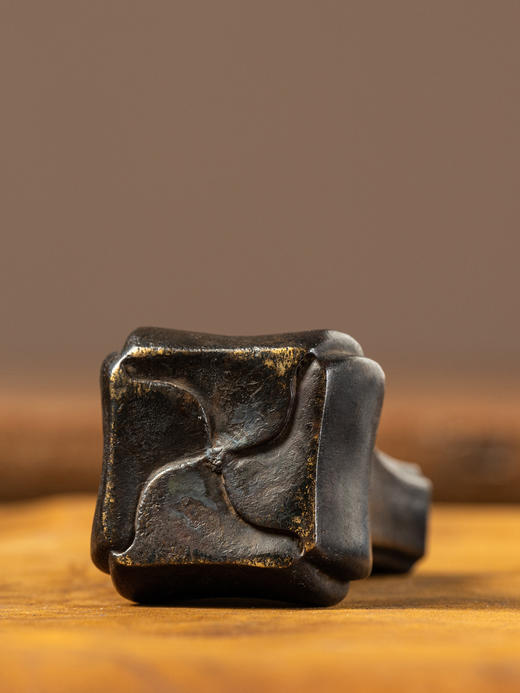 清	铜海棠形花插 商品图4