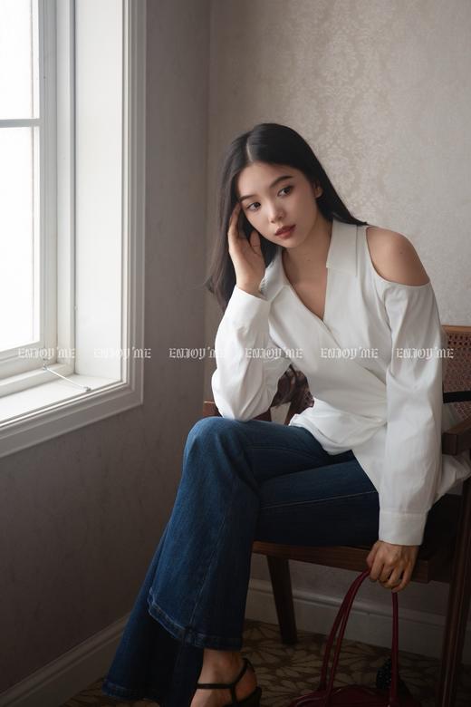 【门店同款】ENJOY秋季“城市与旷野”露肩花苞衬衣 164543351 商品图5