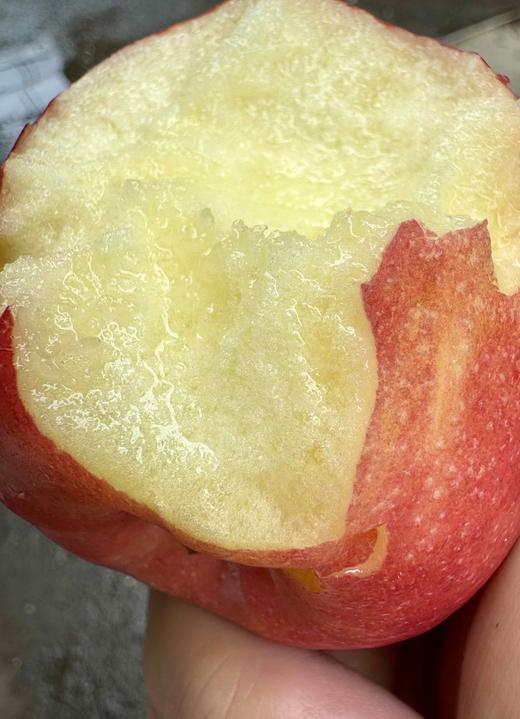 ＃新西兰Dazzle伯爵苹果＃拥有爱妃的灵魂，却只需付出一半的价格。非常好吃的存在，从皮到核脆甜多汁。 商品图2