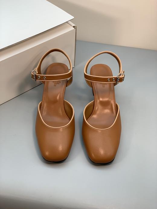 点此购买 爱马仕夏季女士kelly扣玛丽珍高跟包头凉鞋 dx 325838 商品图5