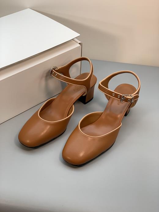 点此购买 爱马仕夏季女士kelly扣玛丽珍高跟包头凉鞋 dx 325838 商品图2