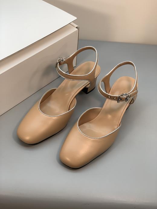 点此购买 爱马仕夏季女士kelly扣玛丽珍高跟包头凉鞋 dx 325838 商品图3