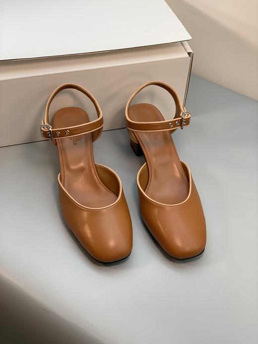 点此购买 爱马仕夏季女士kelly扣玛丽珍高跟包头凉鞋 dx 325838 商品图4