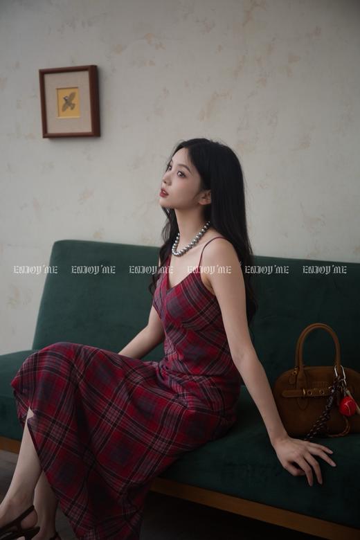 【门店同款】ENJOY秋季“浮光织影”格纹吊带连衣裙 164747741 商品图5