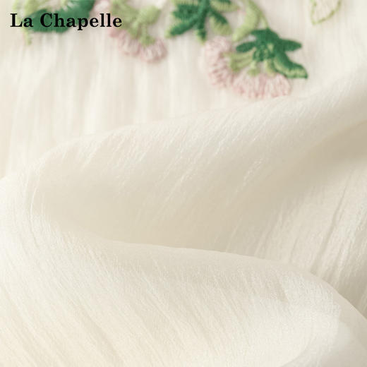 会员福利【重工刺绣！宫廷风】拉夏贝尔/La Chapelle立领刺绣新中式长袖连衣裙2025年新款 商品图4