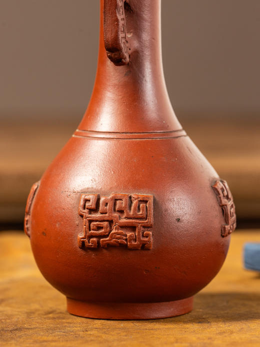 清	紫砂夔龙纹双耳瓶 商品图3